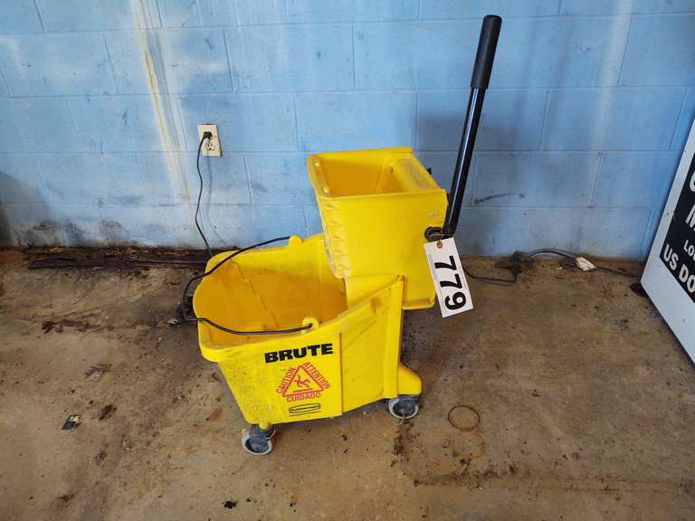 Rubbermaid commercial mop bucket South Auction