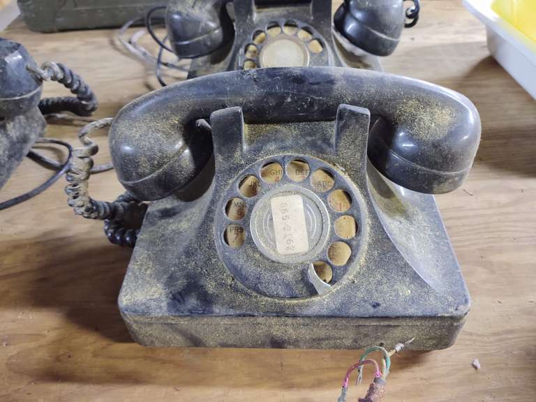 Lot of 3 vintage Northern Electric telephones - South Auction