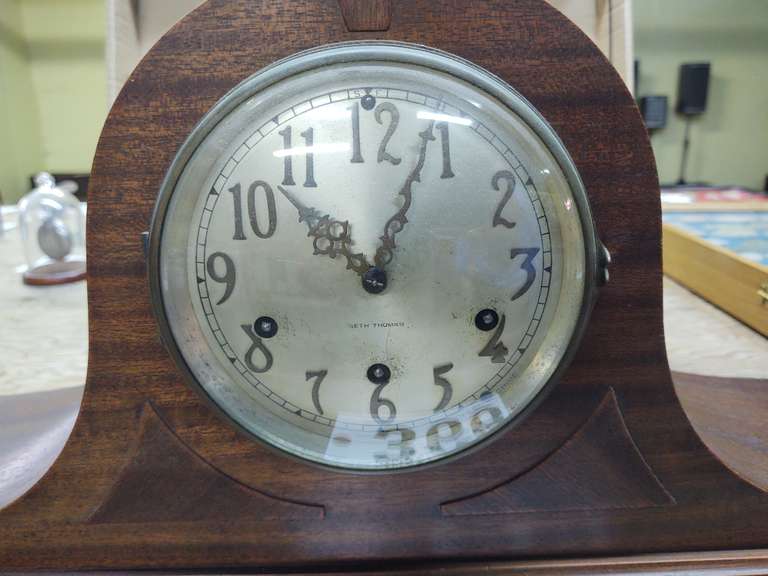 Vintage Seth Thomas Mantle Clock. Marked No 124 South Auction