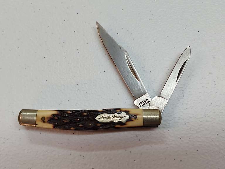 Uncle Henry Pocket Knife. Marked USA, 833UH South Auction