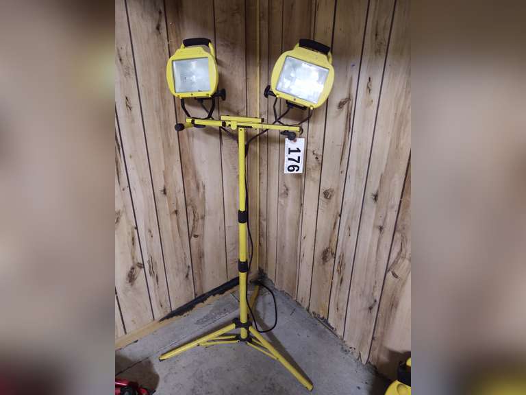 Halogen work light by Workforce South Auction