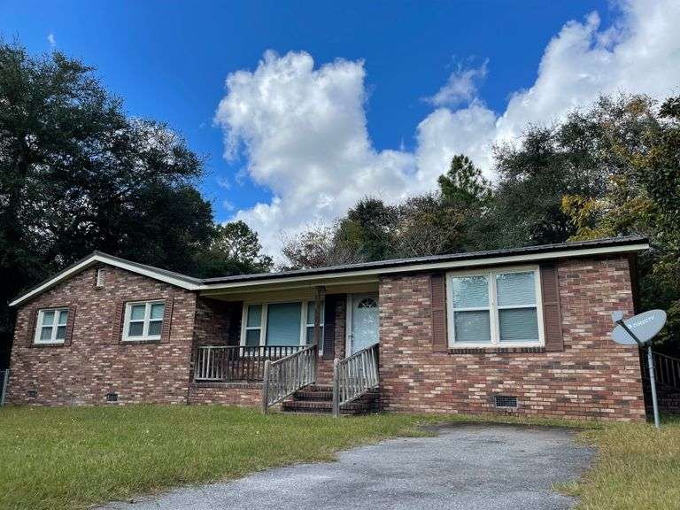 537 Jones Loop Glenn Way