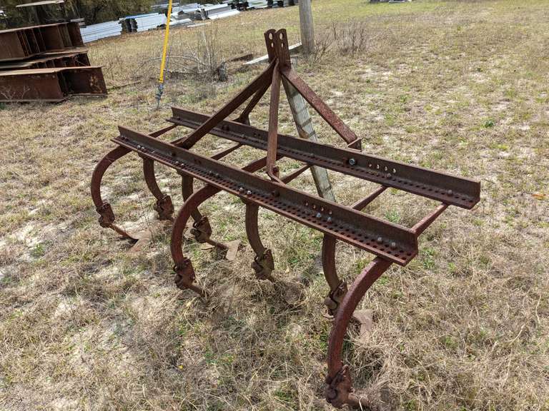 6ft cultivator. Complete with sweeps South Auction