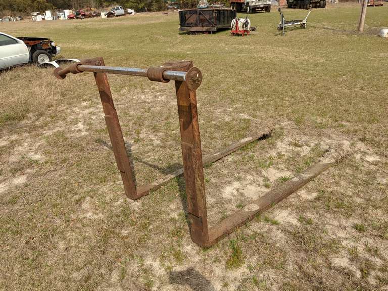 Custommade set of forks. Fits John Deere backhoe lot 16 South Auction