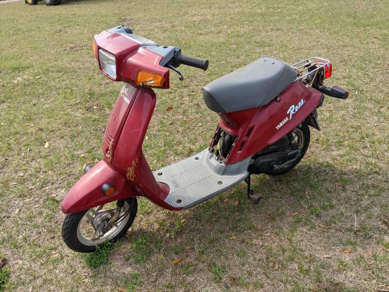 Yamaha Razz scooter. Not in running condition South Auction
