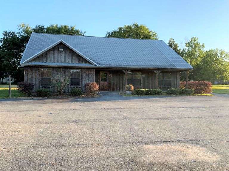 Pikes Landing Restaurant Morven, GA South Auction