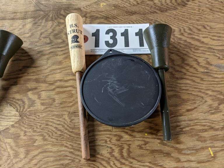 HS Strut Black Magic Turkey Call with 2 strikers South Auction