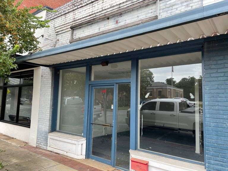 Downtown Storefront Louisville, GA South Auction