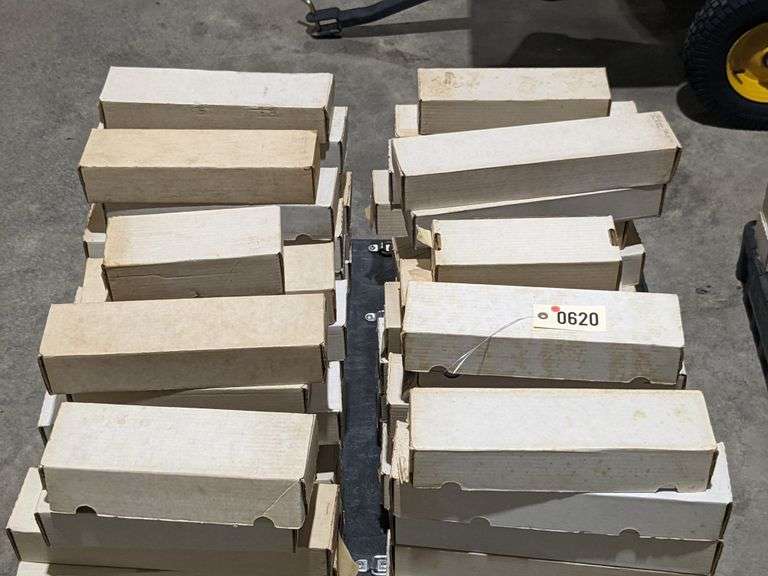 Pallet lot of 1980's1990's Common Sports Cards South Auction