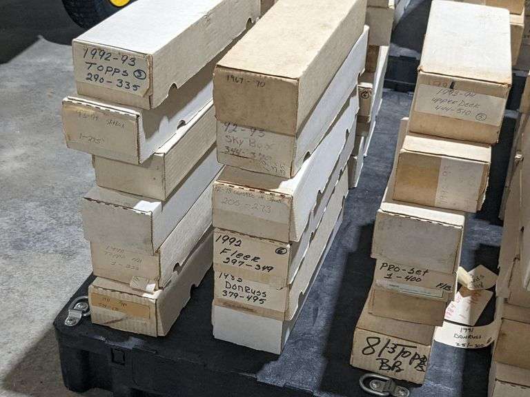 Pallet lot of 1980's1990's Common Sports Cards South Auction