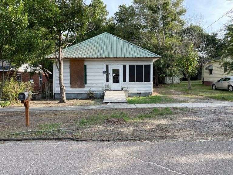 327 W. Cleveland Ave- Millen, GA