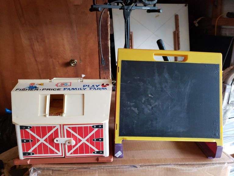 Vintage FisherPrice Family Play Farm Barn & Crayola Chalkboard Easel