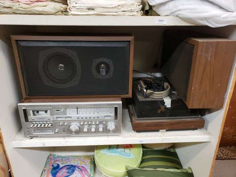 Soundesign PLL Am-Fm Stereo Receiver/Stereo Cassette/ 8 Track Recorder ...