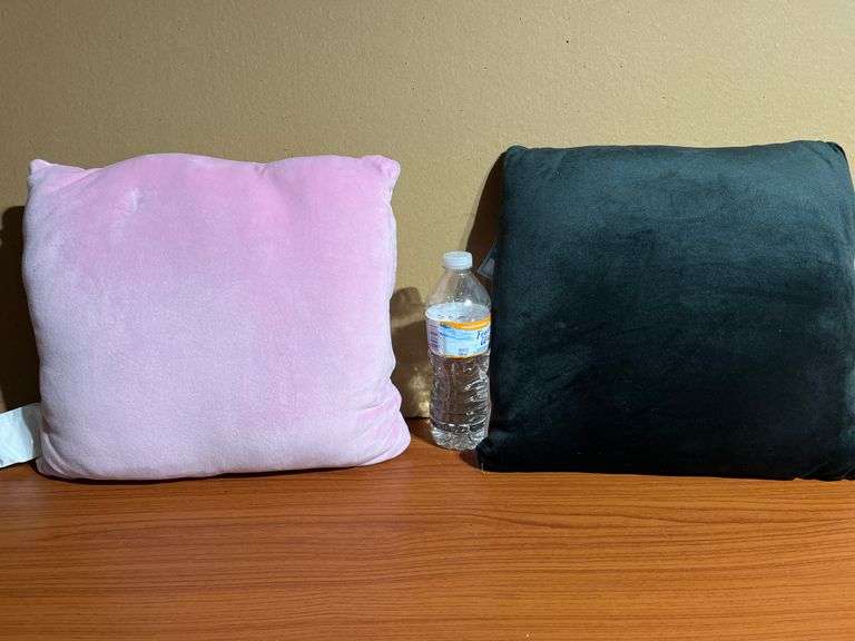 2 Comfort Bay Kids Soft Pillows NEW Trice Auctions