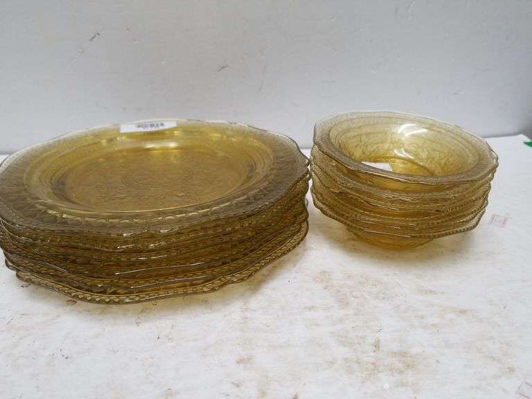 Amber Colored Federal Glass Plates & Finger Bowls Trice Auctions