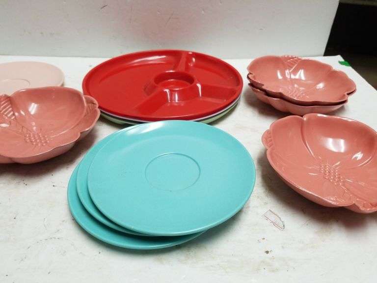 Assorted Plastic Plates, Bowls Trice Auctions