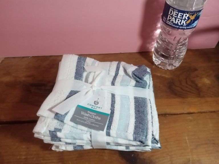 NEW 2 Comfort Bay Matching Bath Towels & One 5 Pack of Comfort Bay Wash