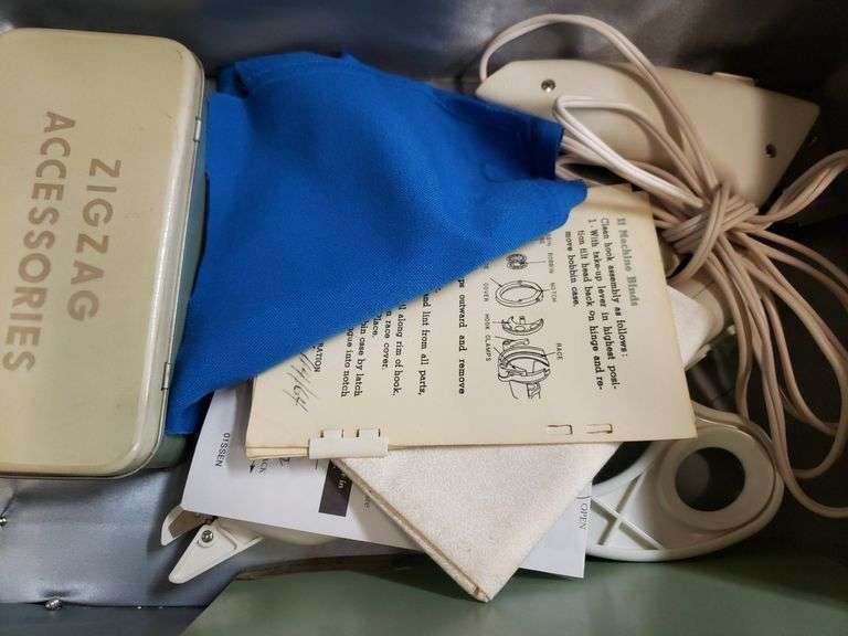 Sewing Basket With Contents Trice Auctions