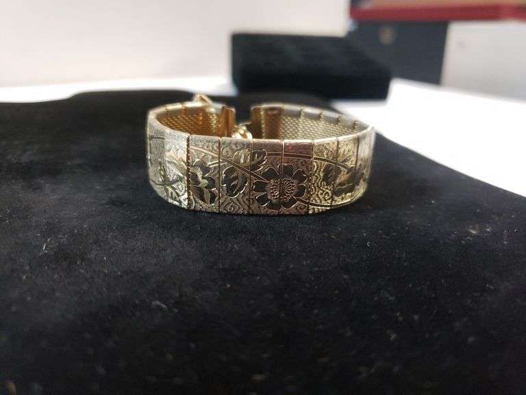 Vintage Ladies Gold Tone Bracelet. No Markings Trice Auctions