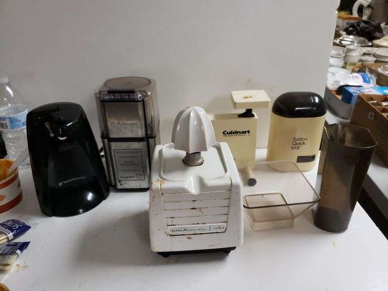 Kenmore Juicer, Toastmaster CaN Opener, Cuisinart Coffee Grinder, Scale