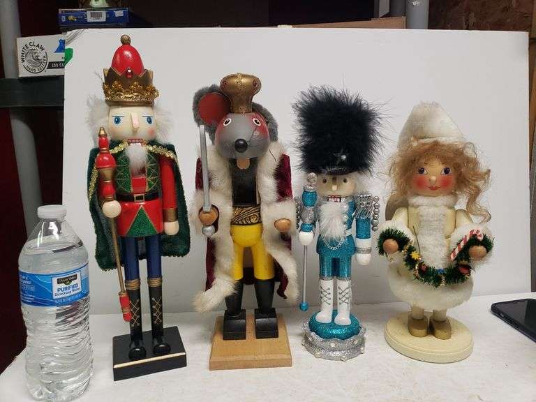 (4) Nutcrackers Trice Auctions
