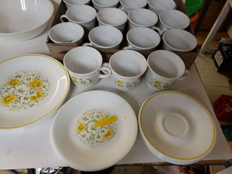 46 Piece Vintage Corelle April Yellow Flower Dishes Trice Auctions