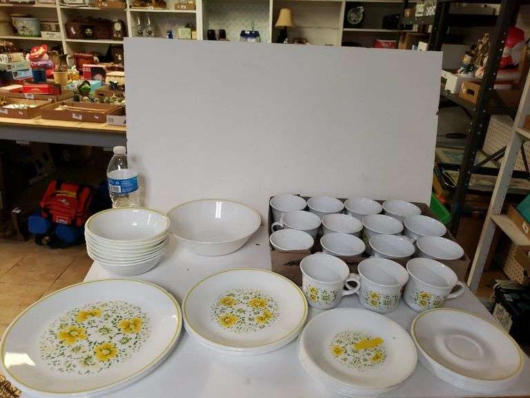 46 Piece Vintage Corelle April Yellow Flower Dishes Trice Auctions