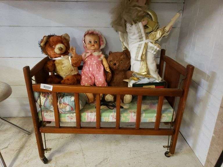 Vintage Doll Crib With Dolls, Stuffed Toys And Lighted Angel Trice