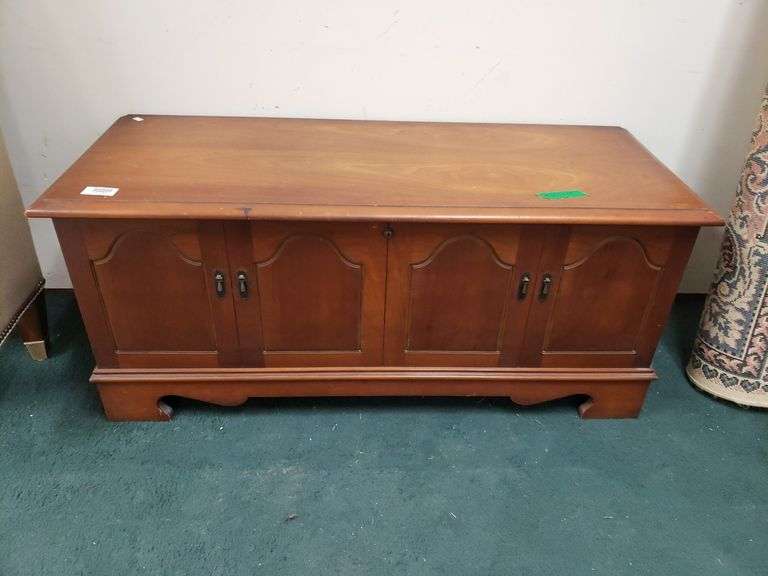 Vintage Lane Cedar Chest Trice Auctions