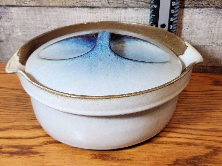 A Peter Pots Pottery "Seagull Blue" small casserole Trice Auctions