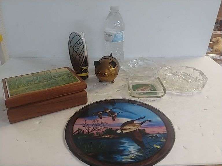 Ashtrays, Wood Trinket/jewelry Box & More Trice Auctions