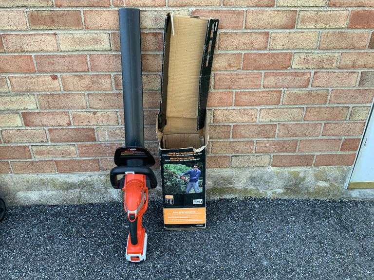 Black & Decker High Performance 24 In. Dual Action Blade Hedge Trimmer