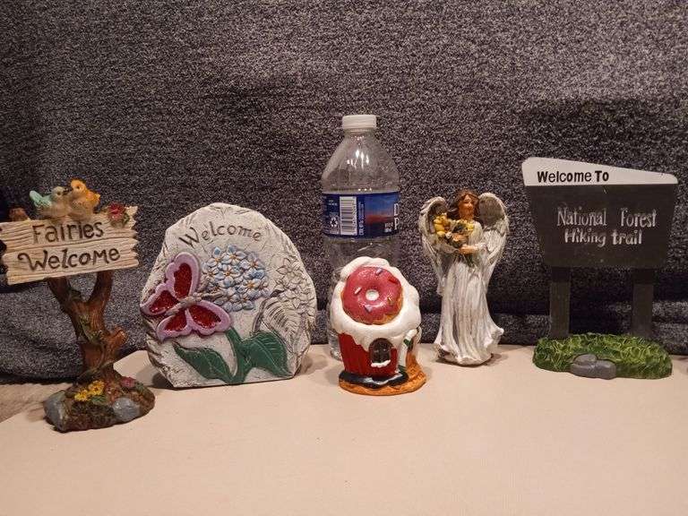 8 Miscellaneous Outdoor Decorative Items Trice Auctions