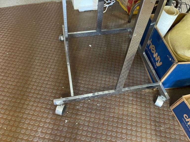 Department Store Clothes Rack Trice Auctions