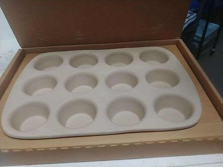 Pampered Chef Stoneware Muffin Pan0 Trice Auctions