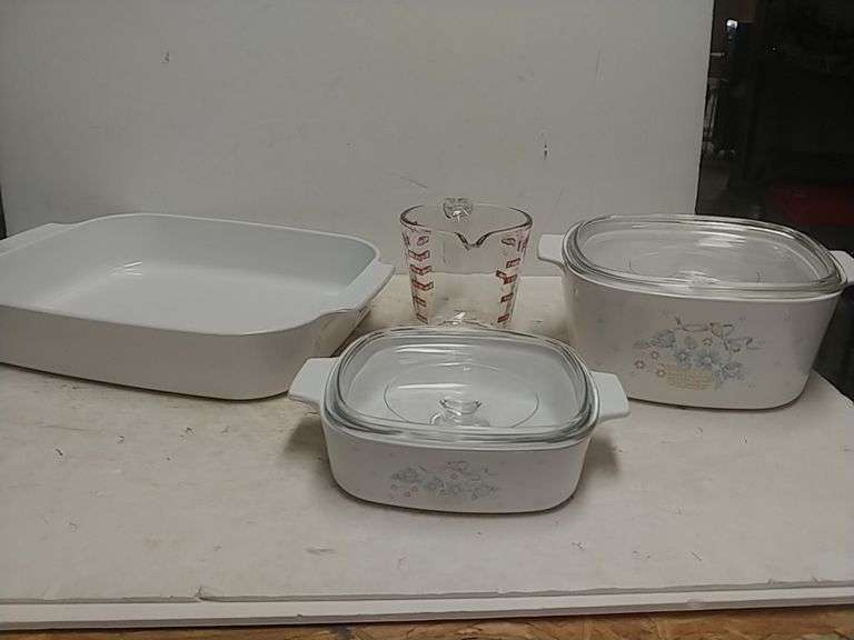 Corningware Casserole Dishes With Lids, Pyrex Measuring Cup, Corning