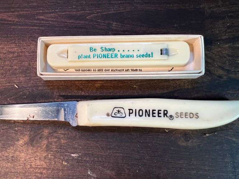 Pioneer Seeds Knives Trice Auctions
