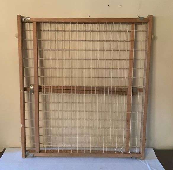 4 Foot Room Divider Safety Gate Trice Auctions
