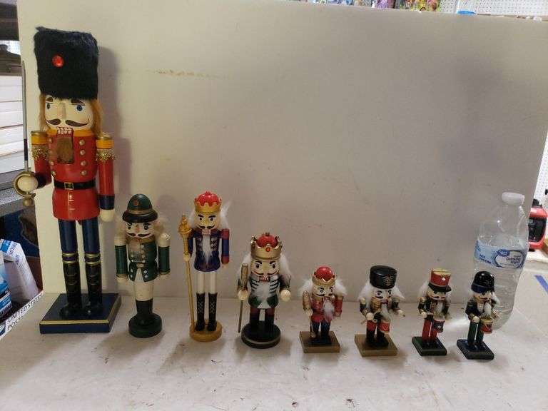 8 Nutcrackers Trice Auctions