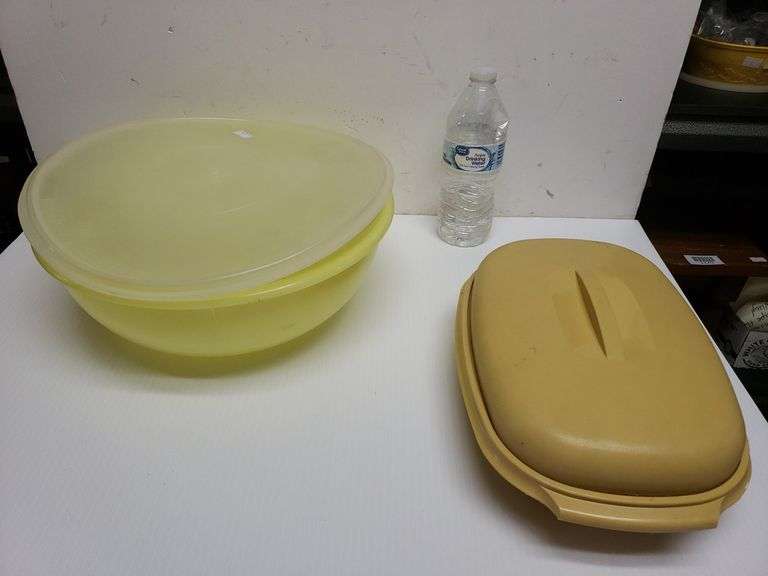 2 Vintage Tupperware Containers (The Lid For Large Bowl Is Warped