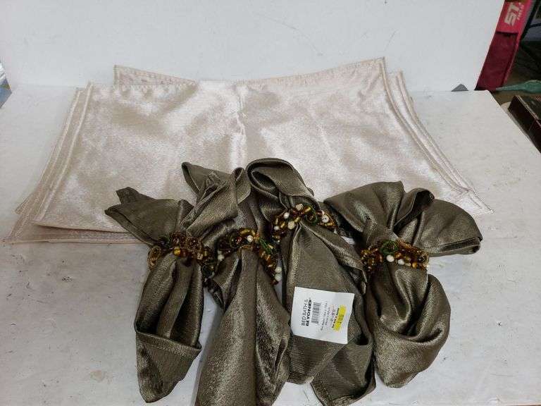 Bed Bath & Beyond Cloth Napkins & Placemats Trice Auctions