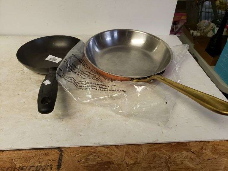 Castamel & Cop R Chef Skillers Trice Auctions