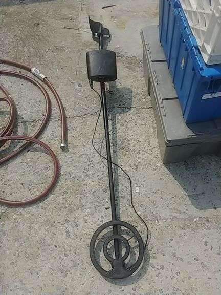 Bounty Hunter Metal Detector - Trice Auctions