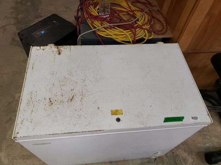 Holiday Chest Freezer Needs Cleaned Untested Trice Auctions