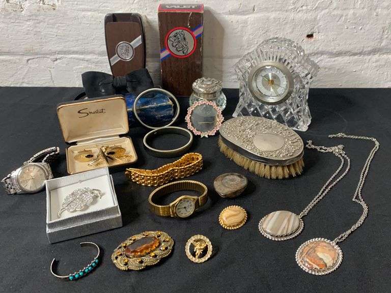 Lot of Vintage Jewellery, Watches etc Tullochs Auctions