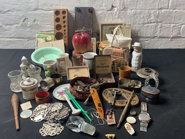 Box of Antique & Vintage Wares Tullochs Auctions