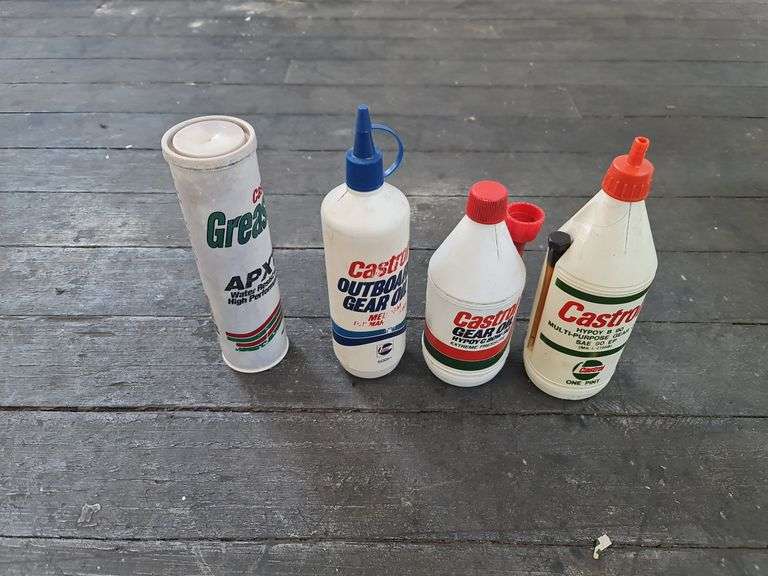 Lot of Plastic Castrol Oil & Grease Bottles - Tullochs Auctions