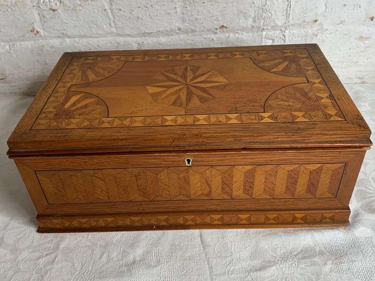 Superb Antique Specimen Wood Box Tullochs Auctions