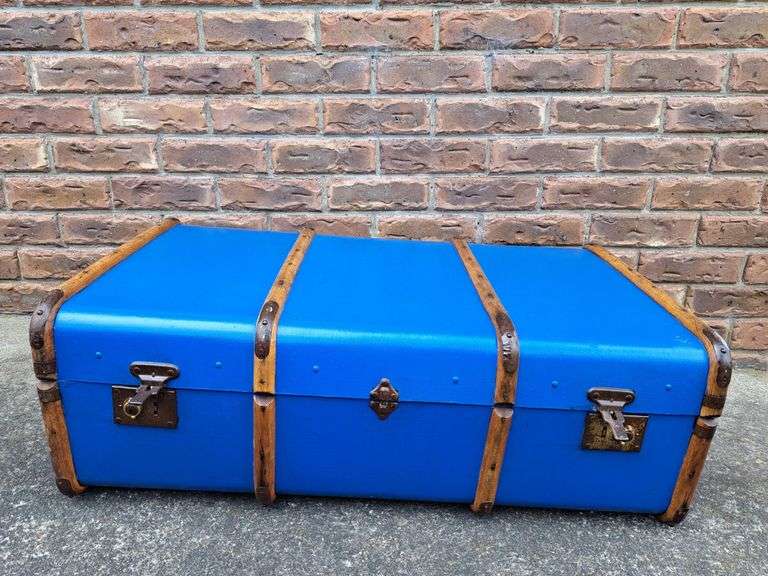 Antique Steamer Trunk Tullochs Auctions