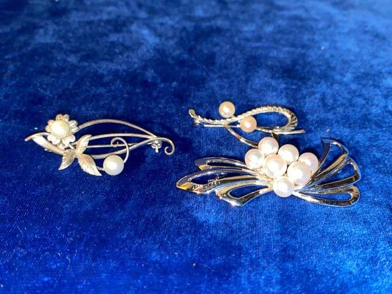 3 Sterling Silver & Pearl Brooches Tullochs Auctions